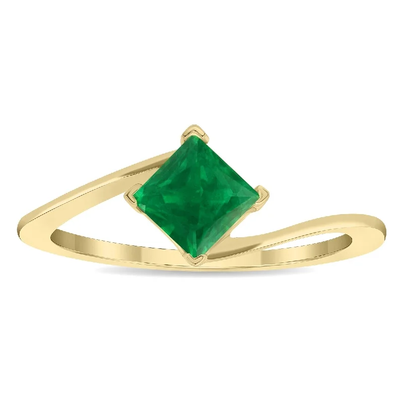 Sculpted gemstone rings with carved stone bands -Women's Solitaire Square Shaped Emerald Wave Ring in 10K Yellow Gold