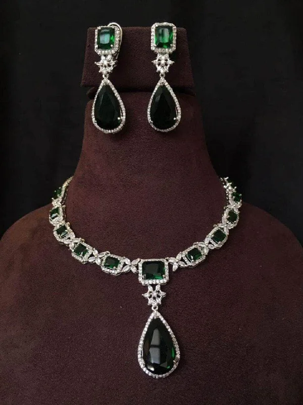 Long pendant necklaces with natural stones for earthy, organic accessories -Glamorous Emerald Necklace