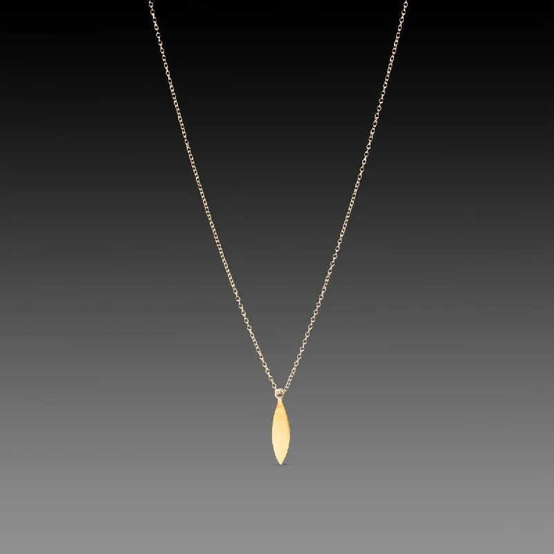 Birthstone necklaces and pendants for women looking for personalized jewelry gifts -Gold Single Leaf Necklace