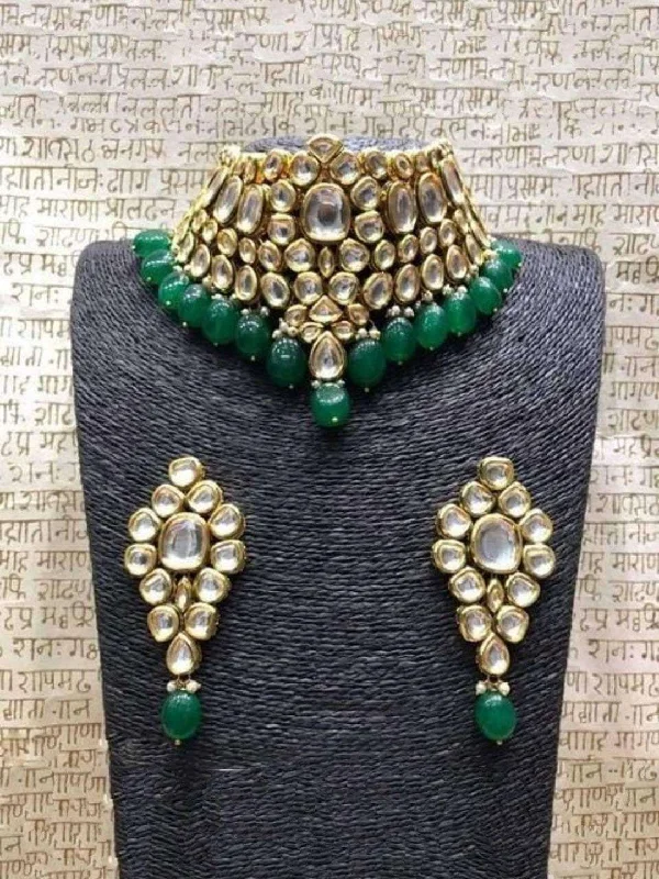 Luxury diamond pendants and necklaces with pave settings for extra sparkle -Kundan Necklace Choker