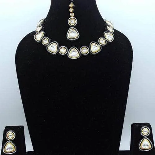 Minimalist necklaces and pendants with clean lines for modern and simple designs -Simple Ad Kundan Dual Tonned Necklace Set