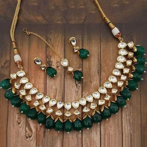 Luxury gemstone necklaces and pendants with sapphires, emeralds, or rubies -Simple Kundan Big Drop Necklace Set