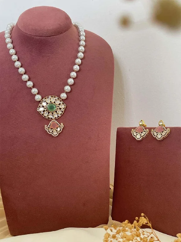 Chunky chain necklaces and pendants for a contemporary, fashion-forward vibe -Two Tone Finish Kundan Polki And Agate Long Necklace Set