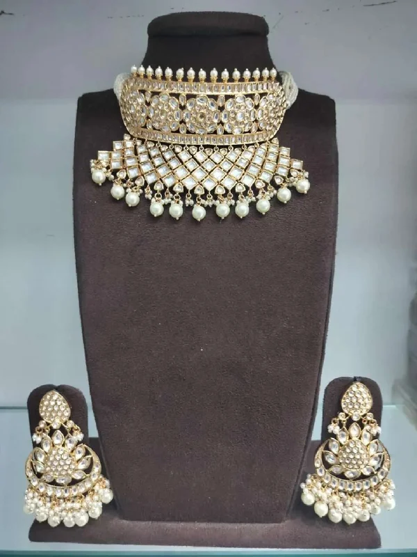 Bridal necklaces and pendants with diamonds and pearls for wedding day elegance -Uncut Diamond Polki Rajwadi Choker Necklace Set