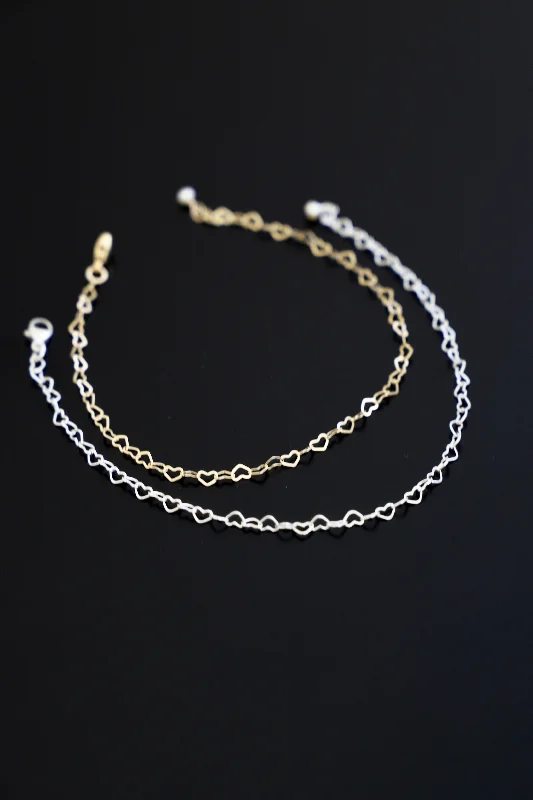 Oval Bracelets for Flattering Look-HEART CHAIN BRACELET